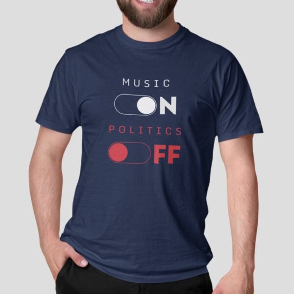 T-shirt message musical porté par un homme