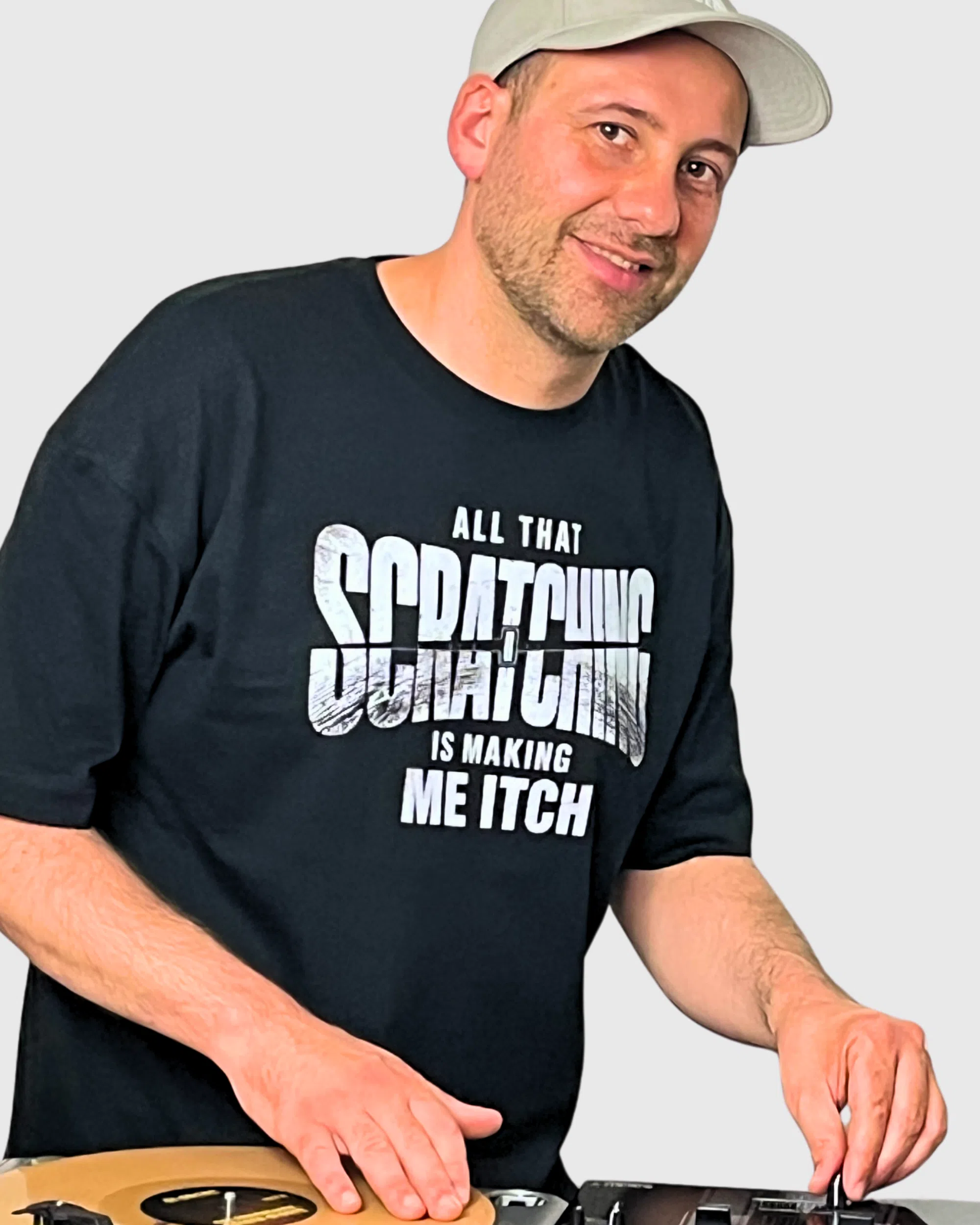 T-shirt oversize - All That Scratching Is Making Me Itch – Image 2