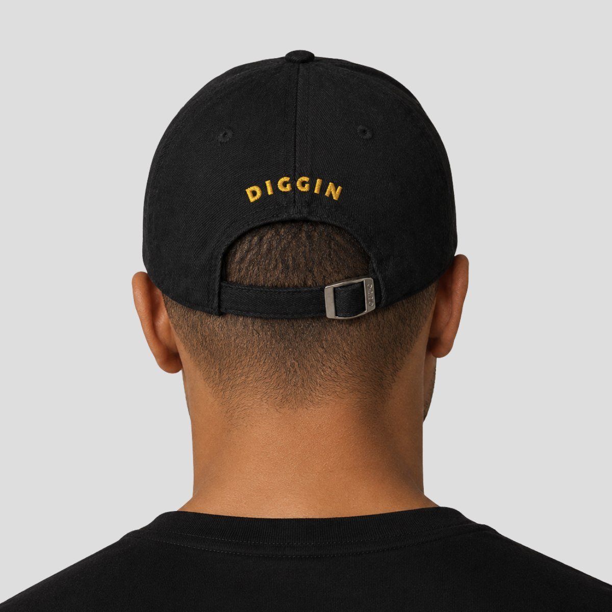 Casquette DJ en jean noire avec broderie inspirée des 45 tours