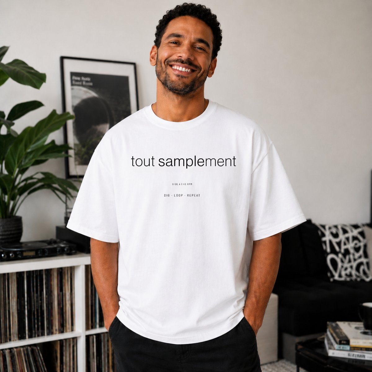 t-shirt oversize DJ blanc mockup lifestyle