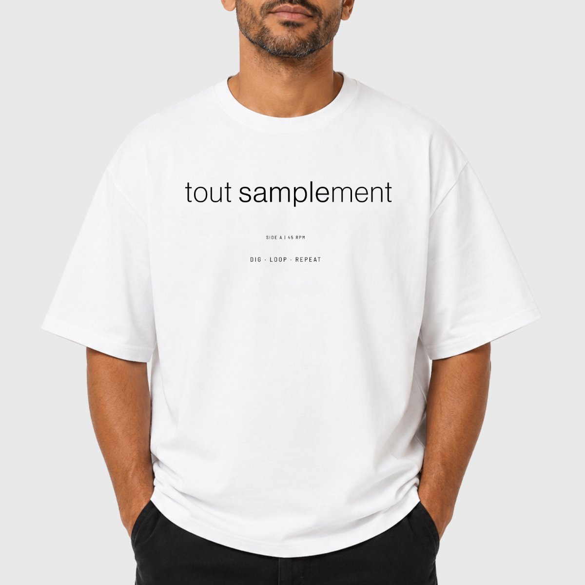 t-shirt oversize DJ blanc mockup studio
