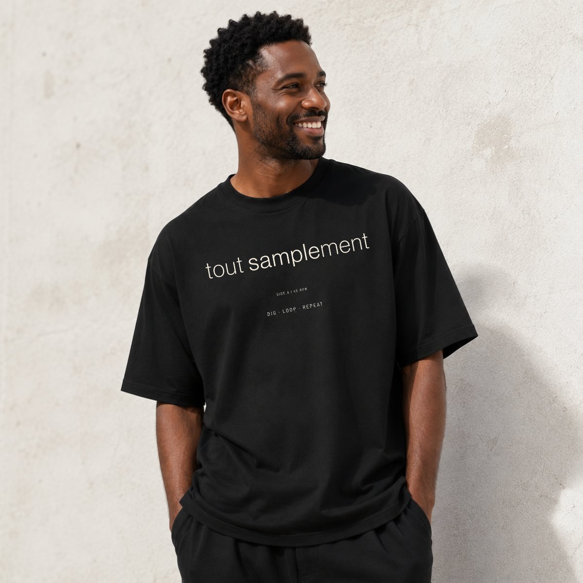 t-shirt oversize DJ noir écru mockup lifestyle